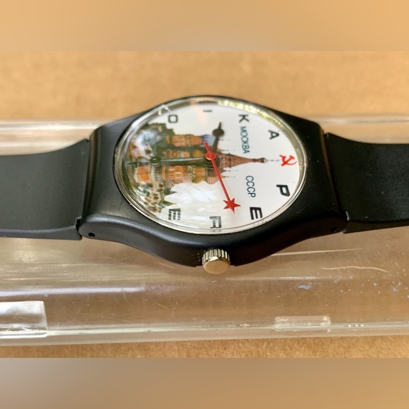1980s Vintage Soviet Russian Red Square Kremlin CCP Kremlin Wristwatch Timepiece - Picture 5 of 16